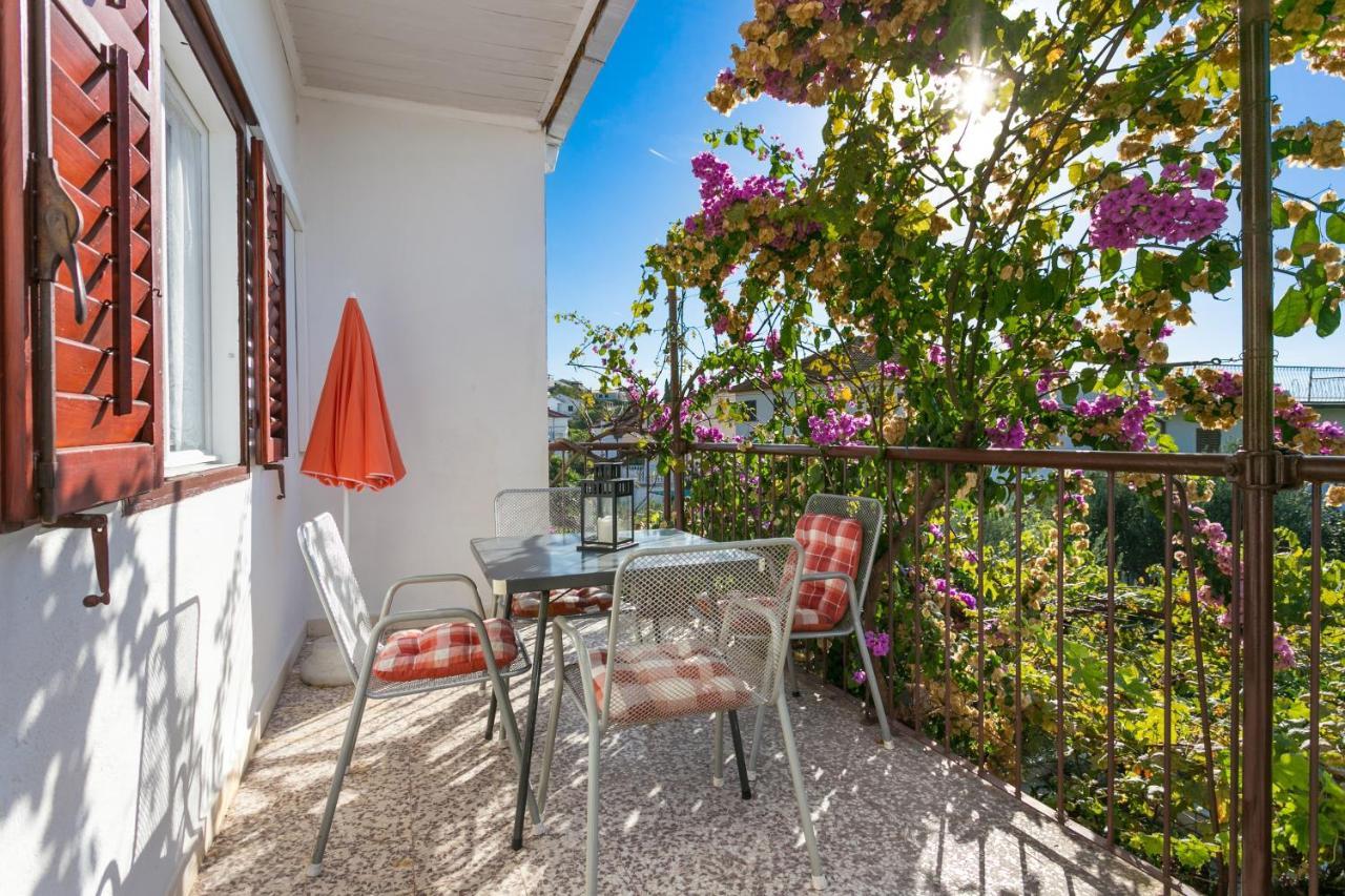 Apartments By The Sea Seget Vranjica, Trogir - 1038 Dış mekan fotoğraf