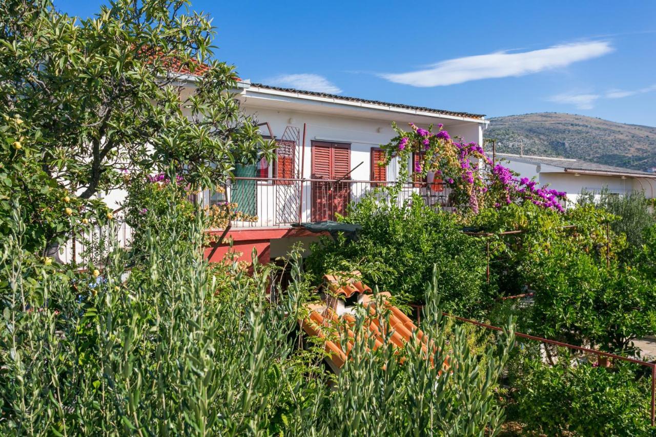 Apartments By The Sea Seget Vranjica, Trogir - 1038 Dış mekan fotoğraf