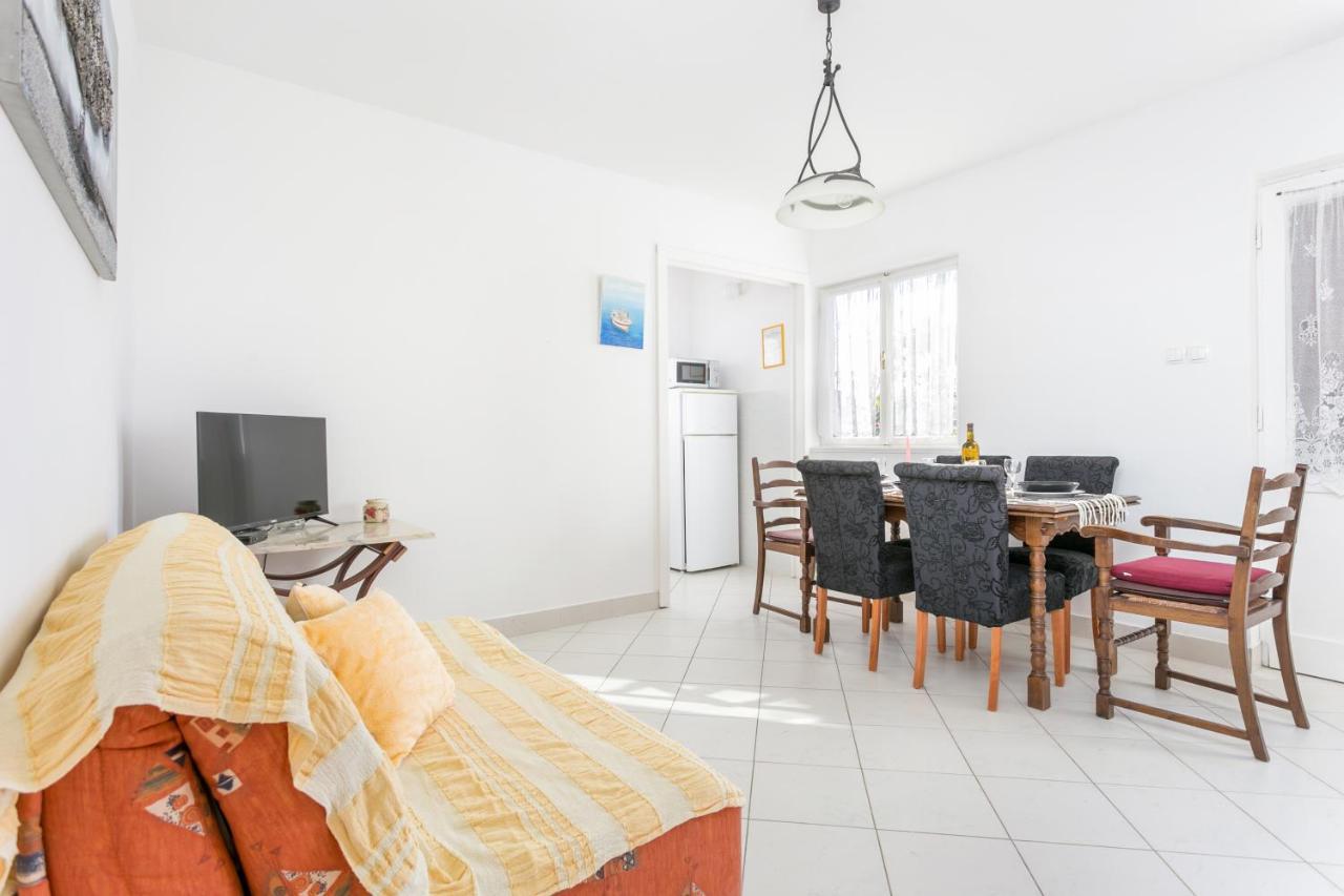 Apartments By The Sea Seget Vranjica, Trogir - 1038 Dış mekan fotoğraf
