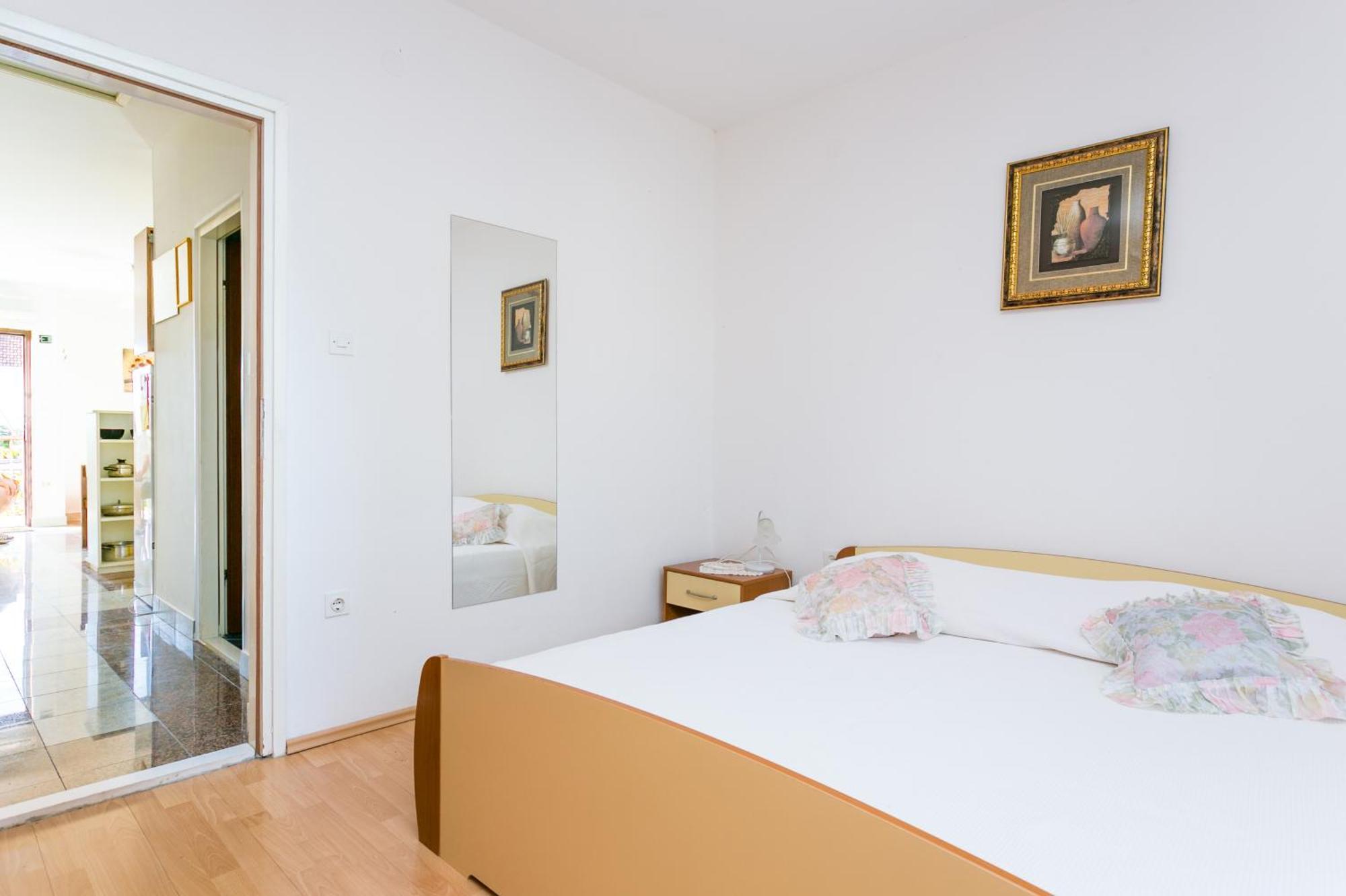Apartments By The Sea Seget Vranjica, Trogir - 1038 Oda fotoğraf